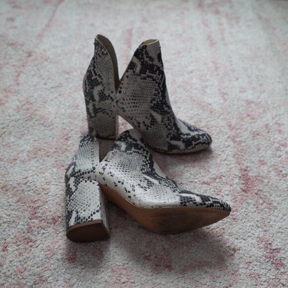 Steve Madden Boots - Picture 2 of 7